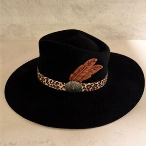 Charlie 1 Horse Black Hat